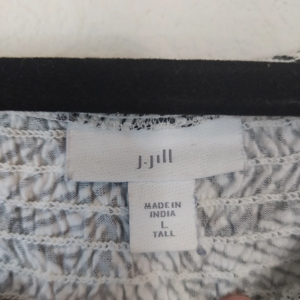 J.Jill Smocked Black White Red Floral Peasant‎ Top Size Large Tall